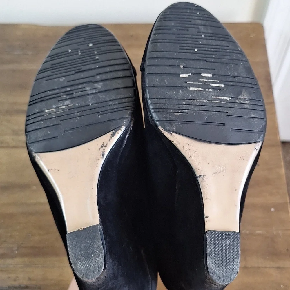 Black Suede Oxford Heels – Size 6